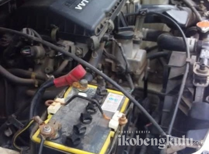 Cara Merawat Aki Mobil Agar Awet Dan Tahan Lama