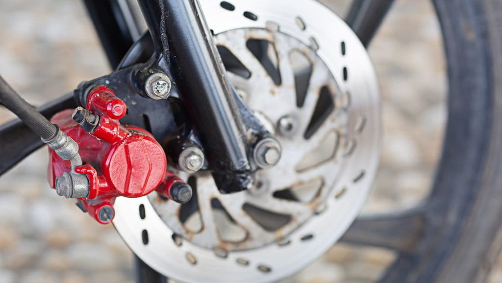 Bagaimana Cara Mengatasi Rem Mobil Berdecit